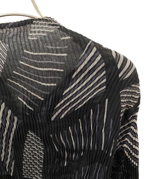 ISSEY MIYAKE（イッセイミヤケ）ISSEY MIYAKE (イッセイミヤケ) 長袖プリーツシャツ ブラック サイズ:2の古着・服飾アイテム