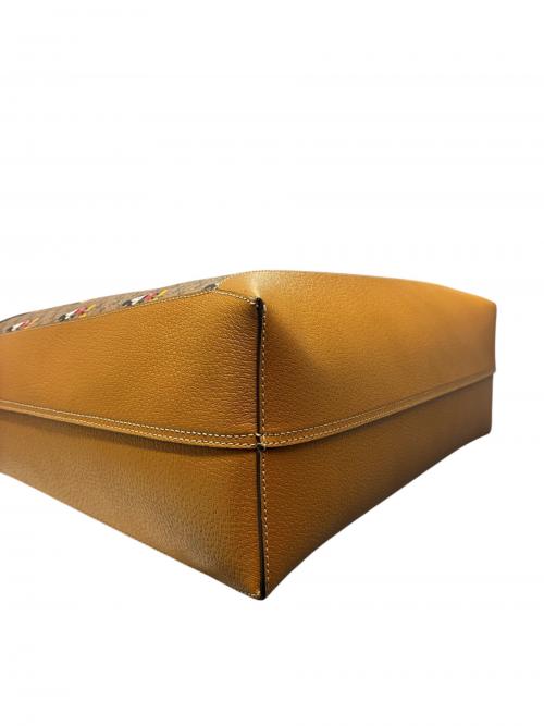 GUCCI（グッチ）GUCCI (グッチ) DISNEY (ディズニー) GGスプリームトートバッグ/ディズニー/ミッキー/バッグ/鞄 ベージュ サイズ:-の古着・服飾アイテム