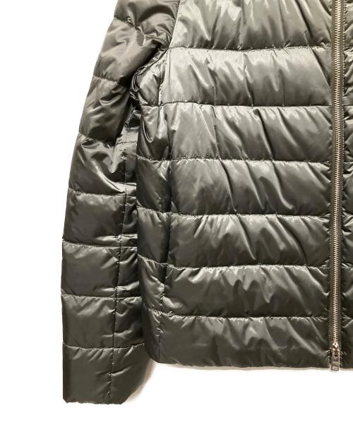 PRADA（プラダ）PRADA (プラダ) ロゴプレートダウンジャケット オリーブ サイズ:42の古着・服飾アイテム