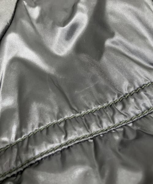 PRADA（プラダ）PRADA (プラダ) ロゴプレートダウンジャケット オリーブ サイズ:42の古着・服飾アイテム