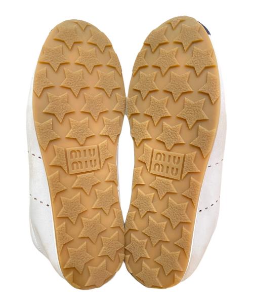 MIU MIU（ミュウミュウ）MIU MIU (ミュウミュウ) プリュムスニーカー グレー サイズ:37の古着・服飾アイテム