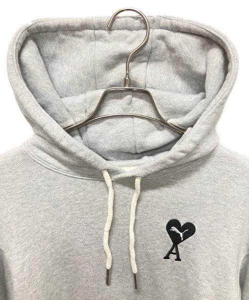 AMI PARIS（アミ パリス）AMI PARIS (アミ パリス) PUMA (プーマ) AMI PARIS × PUMA コラボ ロゴ プルオーバーパーカー グレー サイズ:Sの古着・服飾アイテム