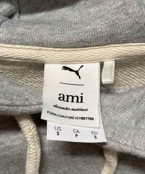 AMI PARIS（アミ パリス）AMI PARIS (アミ パリス) PUMA (プーマ) AMI PARIS × PUMA コラボ ロゴ プルオーバーパーカー グレー サイズ:Sの古着・服飾アイテム