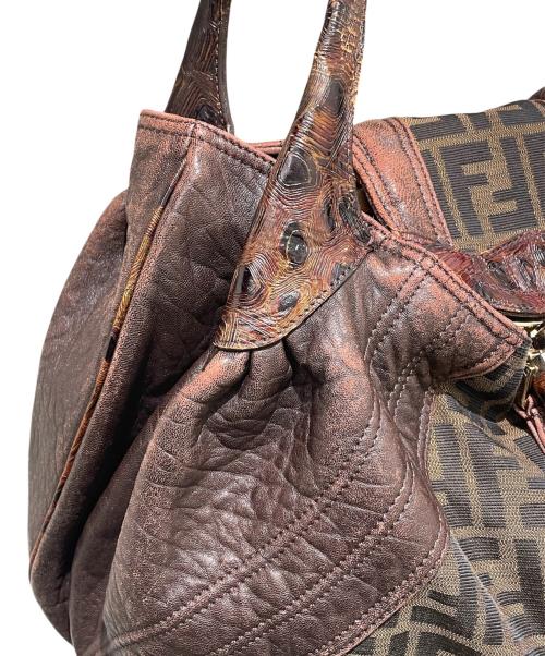 FENDI（フェンディ）FENDI (フェンディ) ズッカ柄 スパイ ハンドバッグ ブラウンの古着・服飾アイテム
