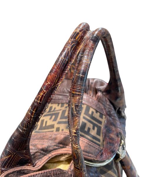 FENDI（フェンディ）FENDI (フェンディ) ズッカ柄 スパイ ハンドバッグ ブラウンの古着・服飾アイテム