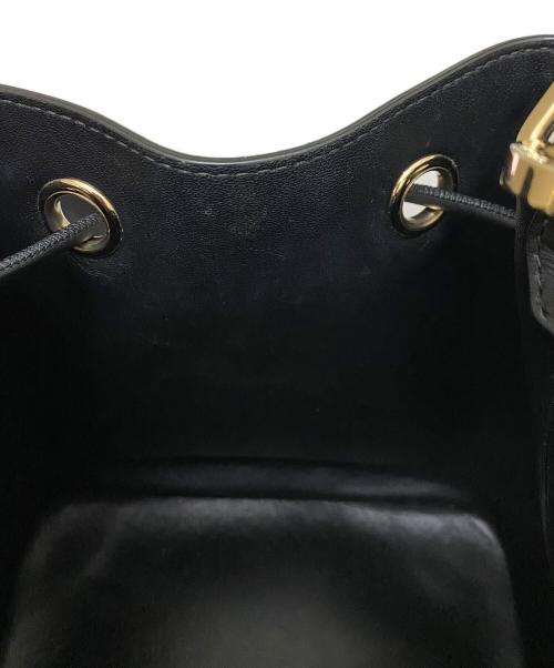 BVLGARI（ブルガリ）BVLGARI (ブルガリ) ビーゼロワン バケットバッグ アイボリー×ブラックの古着・服飾アイテム