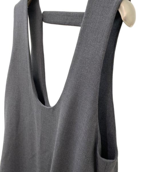 ENFOLD（エンフォルド）ENFOLD (エンフォルド) ノースリーブ カーブドレープ ワンピース グレー サイズ:38の古着・服飾アイテム