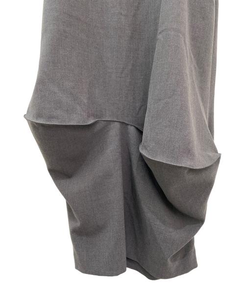 ENFOLD（エンフォルド）ENFOLD (エンフォルド) ノースリーブ カーブドレープ ワンピース グレー サイズ:38の古着・服飾アイテム