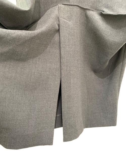 ENFOLD（エンフォルド）ENFOLD (エンフォルド) ノースリーブ カーブドレープ ワンピース グレー サイズ:38の古着・服飾アイテム