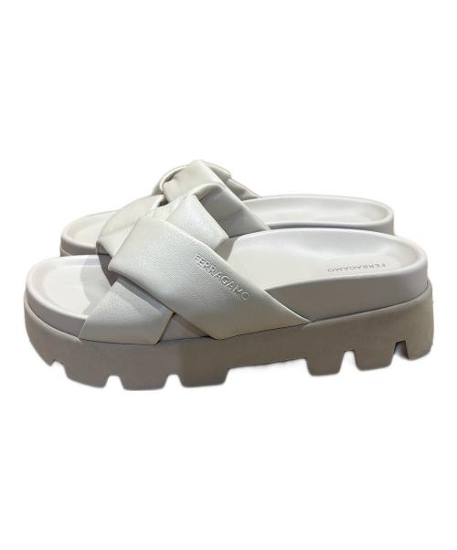 Salvatore Ferragamo（サルヴァトーレ フェラガモ）Salvatore Ferragamo (サルヴァトーレ フェラガモ) スポーツスライドサンダル ベージュ サイズ:6の古着・服飾アイテム