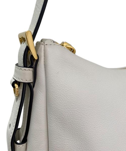 PRADA（プラダ）PRADA (プラダ) エメ ラージ ソフトグレインレザー ショルダーバッグ ホワイト サイズ:ラージの古着・服飾アイテム