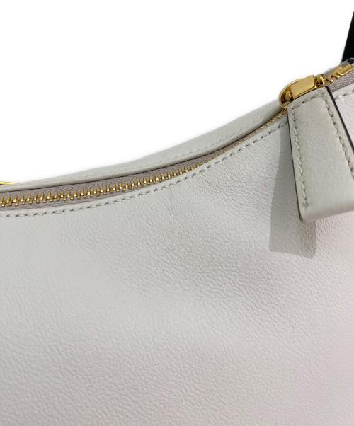 PRADA（プラダ）PRADA (プラダ) エメ ラージ ソフトグレインレザー ショルダーバッグ ホワイト サイズ:ラージの古着・服飾アイテム