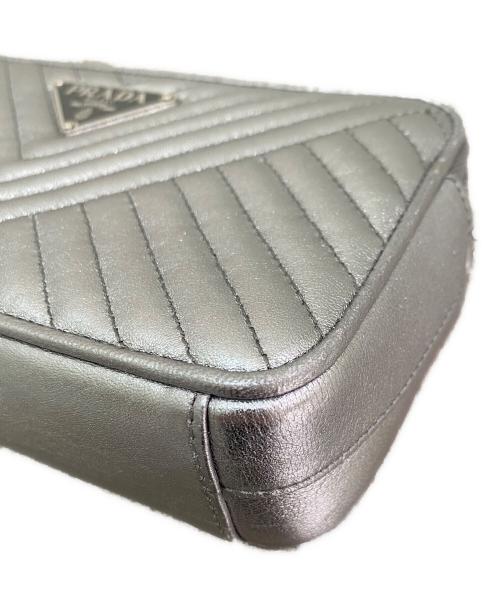 PRADA（プラダ）PRADA (プラダ) チェーンショルダーバッグ シルバーの古着・服飾アイテム