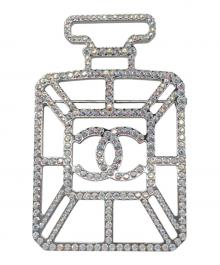 CHANEL（シャネル）の古着「香水ラインストーンブローチ」｜ピンク