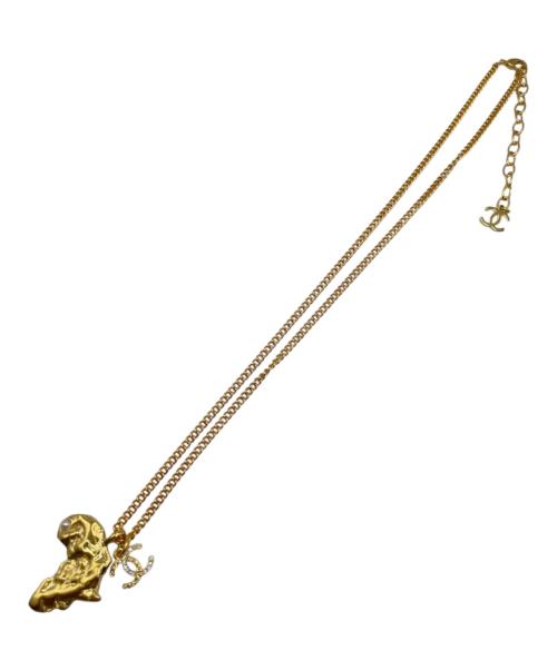 CHANEL（シャネル）CHANEL (シャネル) アフリカ大陸モチーフ・ココマーク ネックレス ゴールドの古着・服飾アイテム