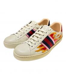 GUCCI（グッチ）の古着「フレイムエンブレムローカットスニーカー」｜ベージュ