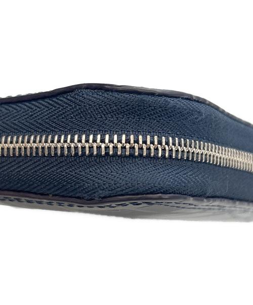 J&M DAVIDSON（ジェイ＆エム デヴィッドソン）J&M DAVIDSON (ジェイ＆エム デヴィッドソン) クロコ型押しラウンドファスナー財布 ネイビーの古着・服飾アイテム