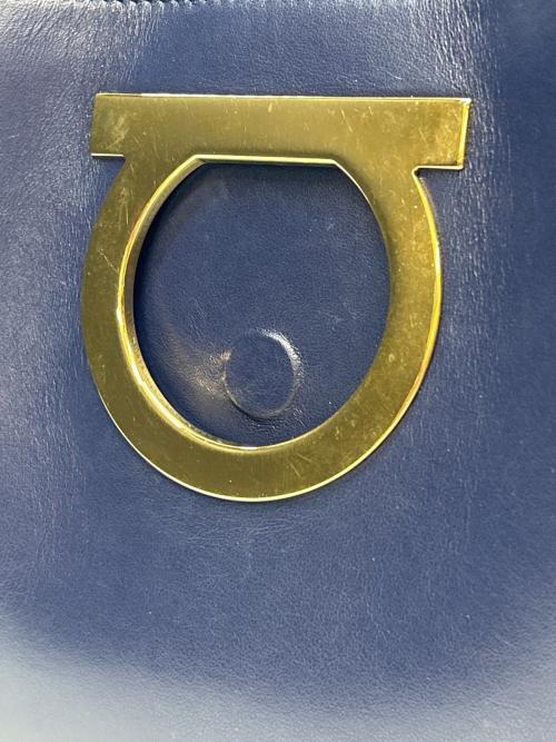 Salvatore Ferragamo（サルヴァトーレ フェラガモ）Salvatore Ferragamo (サルヴァトーレ フェラガモ) 2WAYショルダーバッグ ネイビーの古着・服飾アイテム