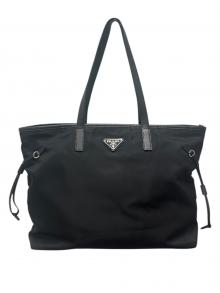 PRADA（プラダ）の古着「ナイロントートバッグ/1BG401」｜ブラック