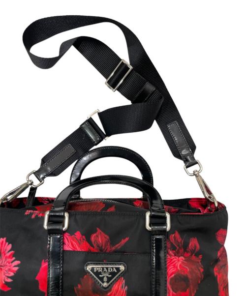 PRADA（プラダ）PRADA (プラダ) 花柄2WAYショルダーバッグ ブラック×レッドの古着・服飾アイテム