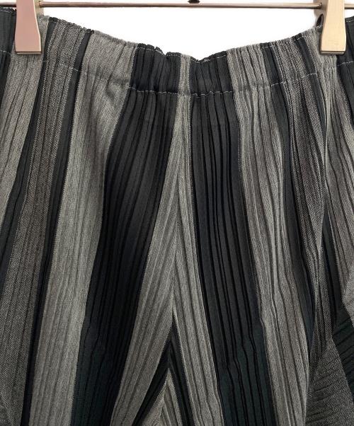 PLEATS PLEASE（プリーツプリーズ）PLEATS PLEASE (プリーツプリーズ) プリーツパンツ グレー サイズ:3の古着・服飾アイテム