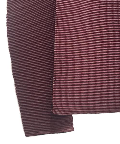 me ISSEY MIYAKE（ミーイッセイ ミヤケ）me ISSEY MIYAKE (ミーイッセイ ミヤケ) シャンデリア柄 タートルネック プリーツカットソー ブラウン サイズ:FREEの古着・服飾アイテム