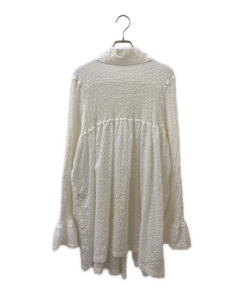 me ISSEY MIYAKE（ミーイッセイ ミヤケ）me ISSEY MIYAKE (ミーイッセイ ミヤケ) プリーツシャツ ホワイト サイズ:Freeの古着・服飾アイテム