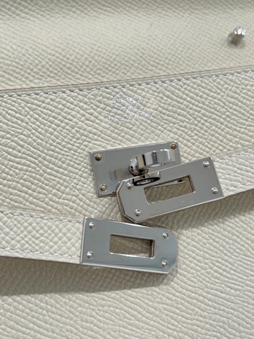 HERMES（エルメス）HERMES (エルメス) ケリーウォレットトゥーゴー/KELLY TO GO クレの古着・服飾アイテム