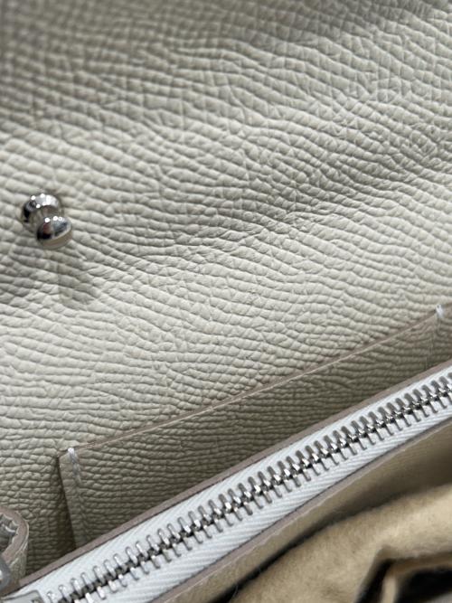 HERMES（エルメス）HERMES (エルメス) ケリーウォレットトゥーゴー/KELLY TO GO クレの古着・服飾アイテム