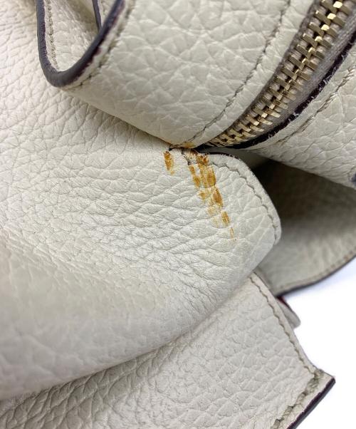 TOD'S（トッズ）TOD'S (トッズ) ウェーブショルダーバッグ アイボリーの古着・服飾アイテム