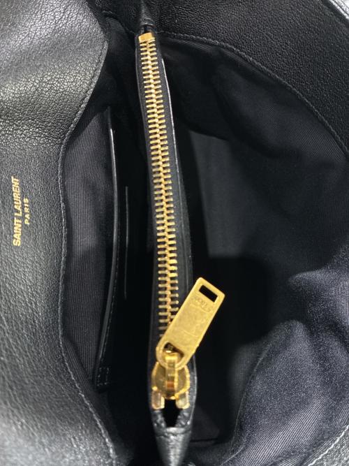 Saint Laurent Paris（サンローランパリ）Saint Laurent Paris (サンローランパリ) チェーンショルダーバッグ ブラック×ゴールド サイズ:ミディアムの古着・服飾アイテム