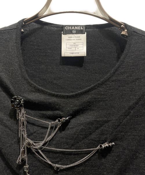 CHANEL（シャネル）CHANEL (シャネル) ココマークカメリアチェーンディテールニットプルオーバー ブラック サイズ:34の古着・服飾アイテム