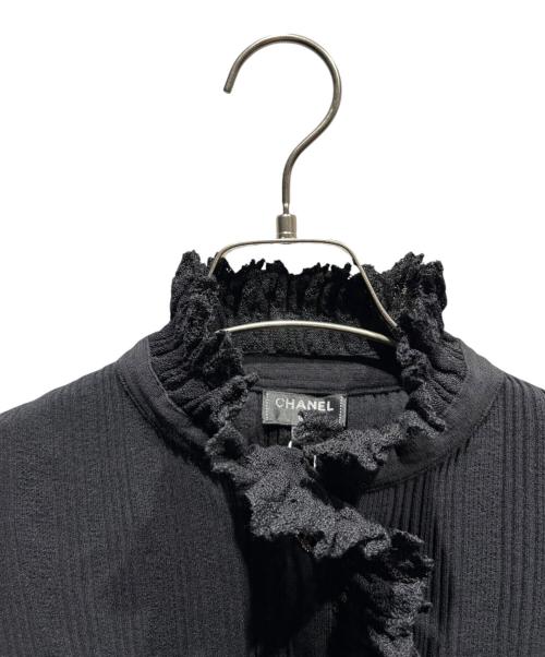 CHANEL（シャネル）CHANEL (シャネル) フリルニットシャツ P63074K48868 ブラック サイズ:34の古着・服飾アイテム
