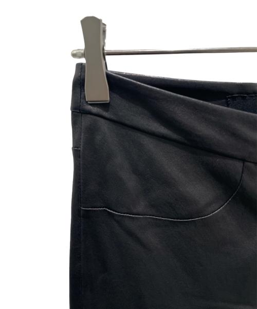 CHANEL（シャネル）CHANEL (シャネル) P38 カメリア レザーパンツ ブラック サイズ:34の古着・服飾アイテム