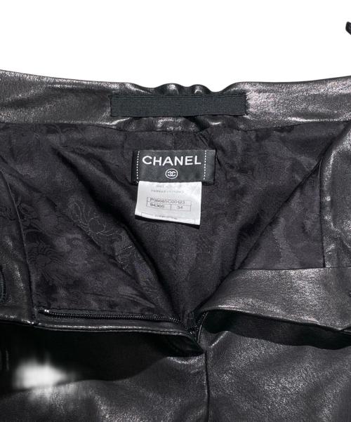 CHANEL（シャネル）CHANEL (シャネル) P38 カメリア レザーパンツ ブラック サイズ:34の古着・服飾アイテム