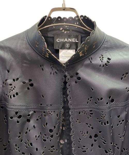 CHANEL（シャネル）CHANEL (シャネル) カッティングレザージャケット ブラック サイズ:34の古着・服飾アイテム