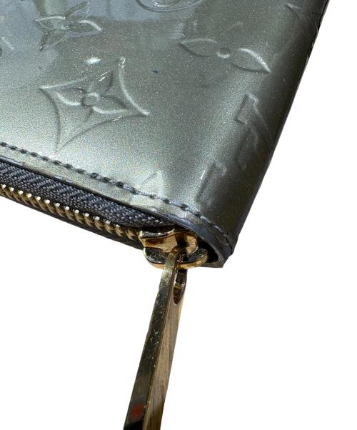 LOUIS VUITTON（ルイ ヴィトン）LOUIS VUITTON (ルイ ヴィトン) ラウンドファスナー財布/ジッピーウォレット/ヴェルニ シャンパーニュメタリゼの古着・服飾アイテム