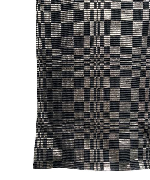 me ISSEY MIYAKE（ミーイッセイ ミヤケ）me ISSEY MIYAKE (ミーイッセイ ミヤケ) ノースリーブカットソー ブラック サイズ:Freeの古着・服飾アイテム