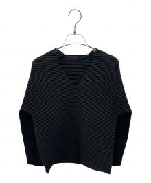 ISSEY MIYAKE（イッセイミヤケ）の古着「Vネック長袖カットソー」｜ブラック