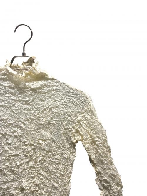 ISSEY MIYAKE（イッセイミヤケ）ISSEY MIYAKE (イッセイミヤケ) ハイネックロングスリーブカットソー ベージュ サイズ:Mの古着・服飾アイテム