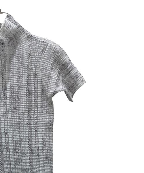 ISSEY MIYAKE（イッセイミヤケ）ISSEY MIYAKE (イッセイミヤケ) ハイネック半袖カットソー ホワイト サイズ:2の古着・服飾アイテム