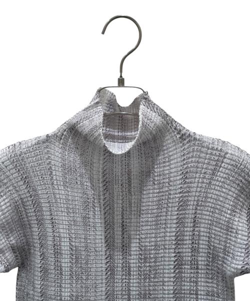ISSEY MIYAKE（イッセイミヤケ）ISSEY MIYAKE (イッセイミヤケ) ハイネック半袖カットソー ホワイト サイズ:2の古着・服飾アイテム