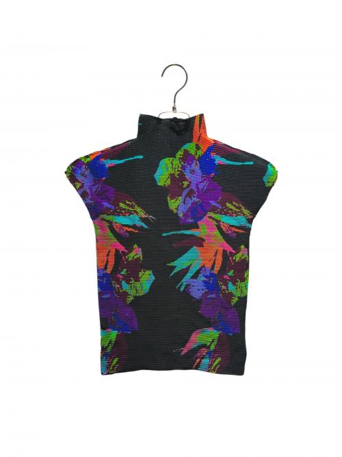 me ISSEY MIYAKE（ミーイッセイ ミヤケ）me ISSEY MIYAKE (ミーイッセイ ミヤケ) ハイネックカットソー ブラック サイズ:Freeの古着・服飾アイテム