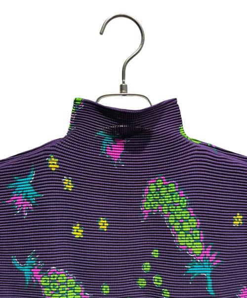 me ISSEY MIYAKE（ミーイッセイ ミヤケ）me ISSEY MIYAKE (ミーイッセイ ミヤケ) ハイネックカットソー パープル サイズ:Free 未使用品の古着・服飾アイテム