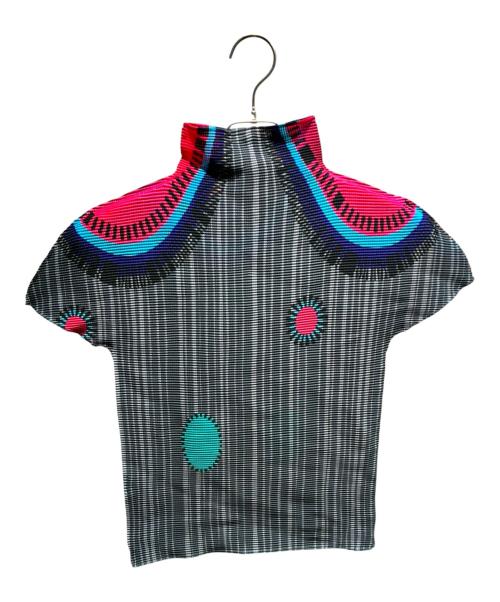 me ISSEY MIYAKE（ミーイッセイ ミヤケ）me ISSEY MIYAKE (ミーイッセイ ミヤケ) ハイネック半袖カットソー グレー サイズ:Freeの古着・服飾アイテム