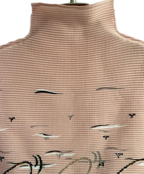 me ISSEY MIYAKE（ミーイッセイ ミヤケ）me ISSEY MIYAKE (ミーイッセイ ミヤケ) ハイネック半袖カットソー ピンク サイズ:FREEの古着・服飾アイテム