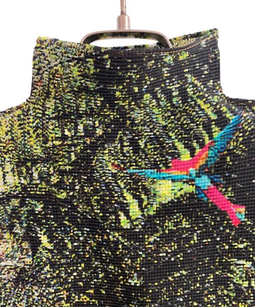 me ISSEY MIYAKE（ミーイッセイ ミヤケ）me ISSEY MIYAKE (ミーイッセイ ミヤケ) ハイネック半袖カットソー グリーン サイズ:FREEの古着・服飾アイテム