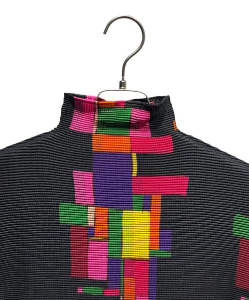 me ISSEY MIYAKE（ミーイッセイ ミヤケ）me ISSEY MIYAKE (ミーイッセイ ミヤケ) ハイネックロングスリーブカットソー ブラック サイズ:-の古着・服飾アイテム