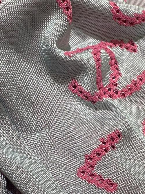 CHANEL（シャネル）CHANEL (シャネル) ココマークロゴロングカーディガン グレー×ピンク サイズ:36の古着・服飾アイテム