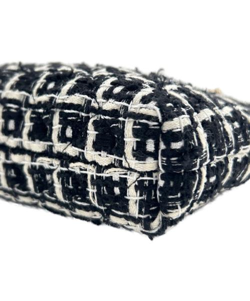 CHANEL（シャネル）CHANEL (シャネル) Chain Tweed Bag/チェーンツイードバッグ ブラック×ホワイトの古着・服飾アイテム
